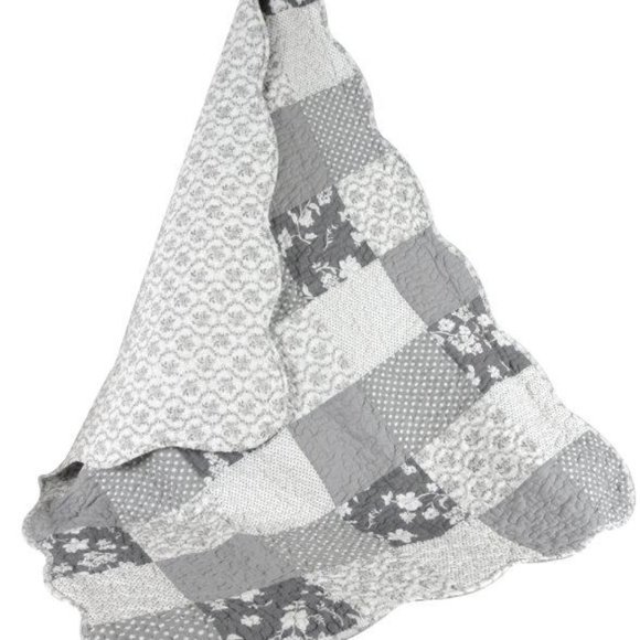 NWT Stephan Baby Heirloom-Quality Pieced Crib Quilt Blanket - Gray/White/Florals - Picture 3 of 4